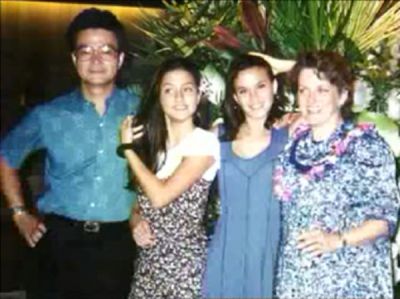 Young Angela Aki 06 (with her father, mother and sister Kyla)
Parole chiave: angela aki