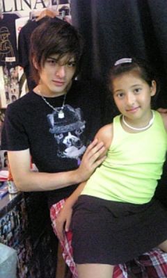 Yu Shirota with his sister Rina 01
Parole chiave: yu shirota sister rina